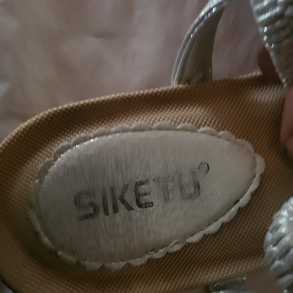 Sandals - Picture 4 of 5